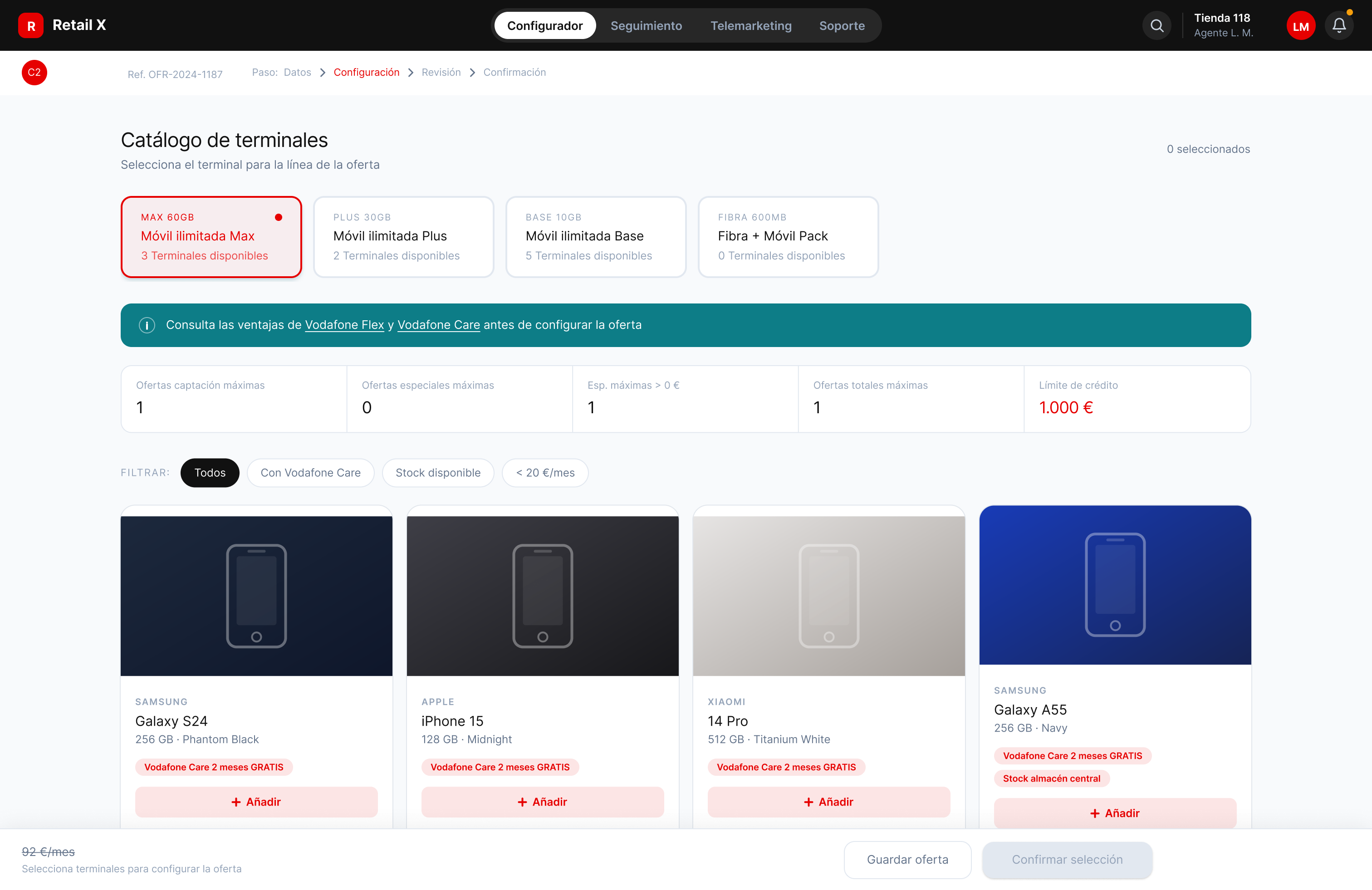 Configurador de venta recreado: cuatro tarjetas de dispositivo genéricas con precio, estado de stock y acción de añadir a la oferta